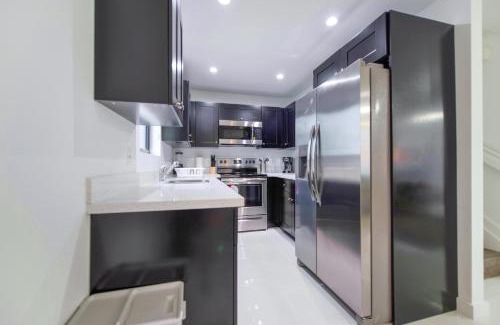 Seybold Apartment | Prime Location Duplex for a Relaxing Stay