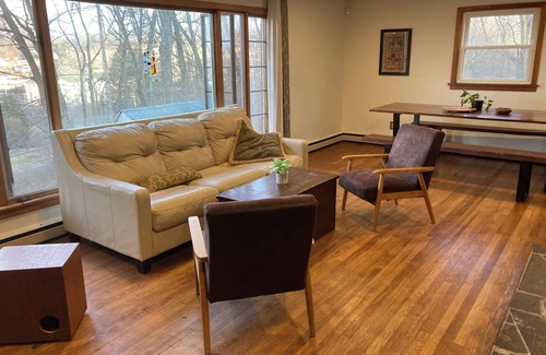 State College House | Prime location for PSU football and events - 3BR whole house rental