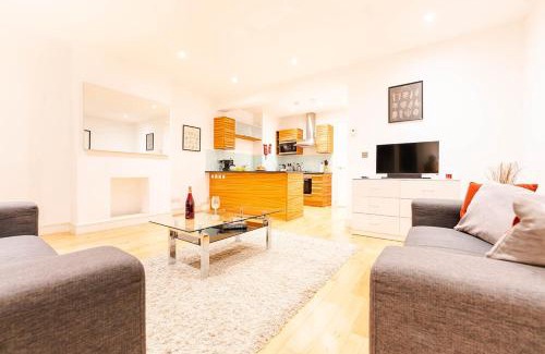 Farringdon Apartment | Prime Location in Farringdon Large One Bedroom Flat