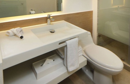 Providencia Hotel | Prime Location in Trendy Zone – Modern Room, Work Desk, and Local Charm