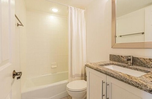 Park Shore Apartment | Prime Location Luxury Condo