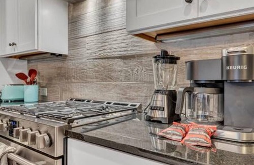 Eighth Avenue House | Prime Location Music House 10 Beds Free Parking