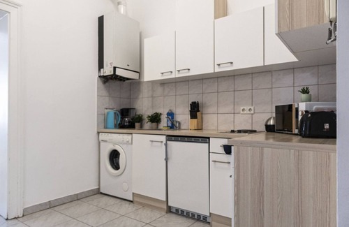 Ottakring Apartment | Prime Location & Peaceful 2 BR Apt w/Backyard
