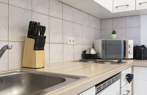 Ottakring Apartment | Prime Location & Peaceful 2 BR Apt w/Backyard