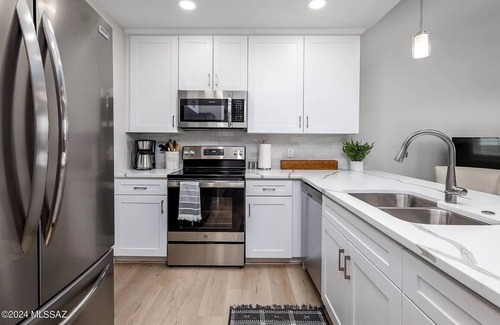 Tucson Condo | Prime Location Retreat!