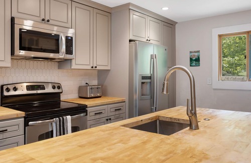 Eagle-Vail House | Prime Location Townhouse in EagleVail, perfect for Ski and Summer vacationsn
