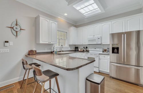 Beach Institute House | Prime Location w/Private Parking + Large Courtyard by Lucky Savannah