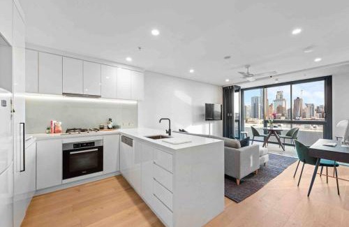 Fortitude Valley Apartment | Prime position 2 x Bed, view, parking, pool