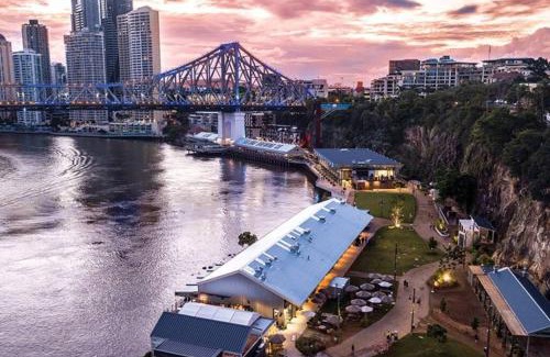 Fortitude Valley Apartment | Prime position 2 x Bed, view, parking, pool