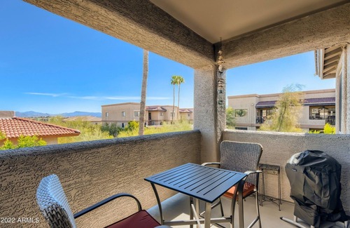 Fountain Hills Condo | Prime retreat location-1/2 mile to Fountain Park and restaurants.
