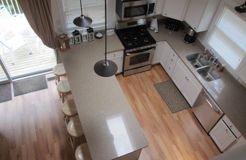 Macatawa Cottage | Prime Seasonal Availability~ lake, beach & dog friendly,