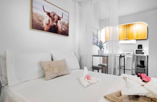 Gayborhood Apartment | Prime Studio Near Attractions