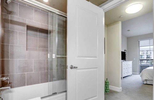 Downtown Apartment | PRIME, top floor with ornate private balcony & direct fountain view!