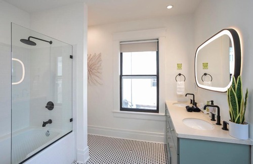 Historic Waverly House | Prime Walkable Location Spacious Home w Hot Tub