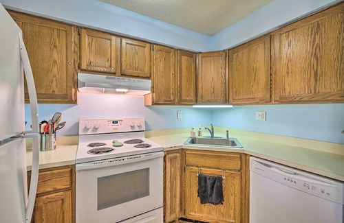 West Dover House | Primely Located Dover Escape < 1 Mi to Mt Snow!