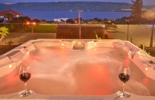 Kinneret Villa | Primor deluxe suits.