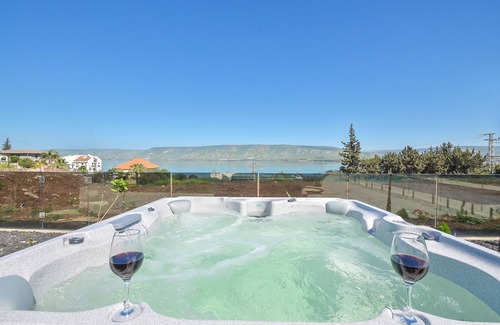 Kinneret Villa | Primor deluxe suits.
