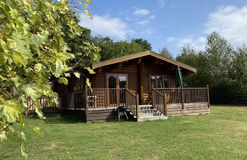 Huddersfield Cottage | PRIMROSE - sleeps 4 guests in 2 bedrooms