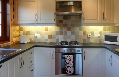 Huddersfield Cottage | PRIMROSE - sleeps 4 guests in 2 bedrooms