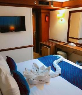 Cairo Hotel | Prince Omar Boat