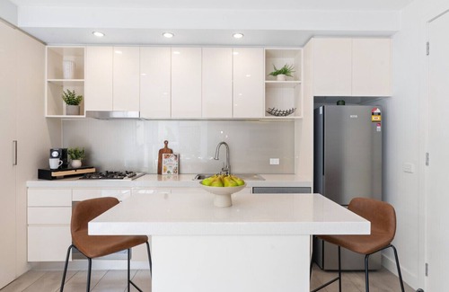 Caulfield South Apartment | Princes Park Getaway