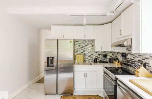 Princeton House | Princeton Writer's Nest - 2BR walking distance to campus and Marquand Park!