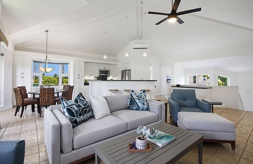 Kaiulani House | Princeville Luxury Townhouse, modern with A/C.