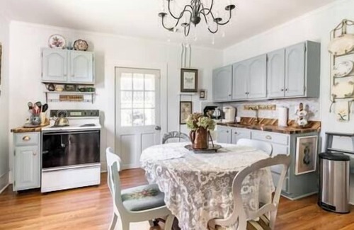 Mocksville Apartment | Priscilla's Downtown Victorian Loft Getaway