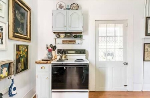 Mocksville Apartment | Priscilla's Downtown Victorian Loft Getaway