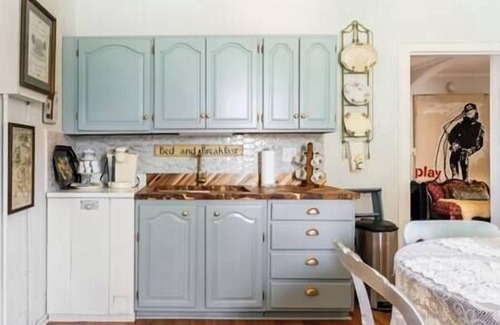 Mocksville Apartment | Priscilla's Downtown Victorian Loft Getaway