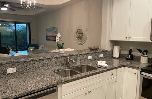 Pelican House | PRISTINE 1ST FLOOR 2 BEDROOM 2 BATH VILLA CLOSE TO EVERYTHING!