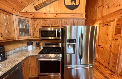 Murphy Cabin | Pristine 2 bedroom cabin in the Blue Ridge mountains of North Carolina