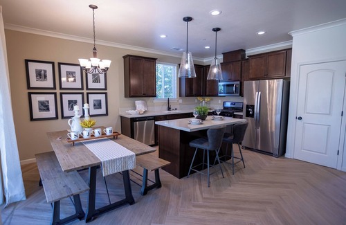 Hanford House | Pristine 3bed 2 bath bungalow in a safe suburban family friendly neighborhood.