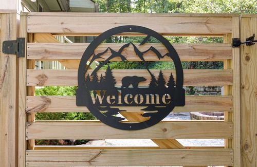 Hendersonville House | Pristine 4-Bd HVL/Flat Rock Retreat w/Stream on 2 Acres
