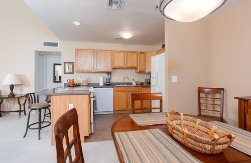 Tucson Condo | Pristine Condo with Resort Amenities