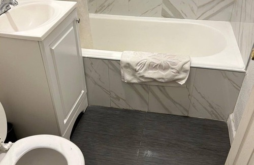 Westlake Apartment | Pristine Getaway - LA's Best