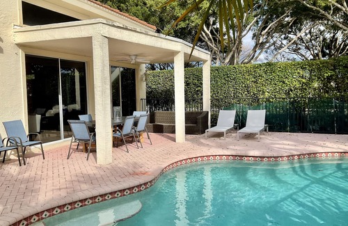 Pineapple Park - Ibis House | Pristine Home in Golf Community 3 Bedroom/3.5 Bathroom