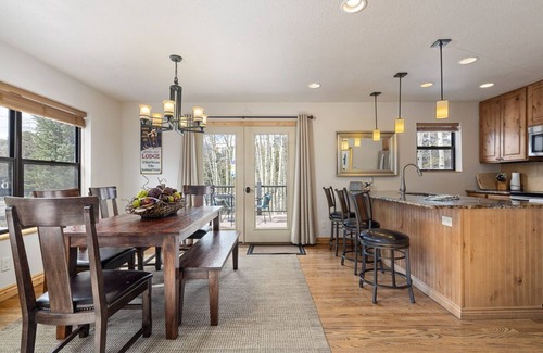 Historic District House | Pristine Mountain View Home with Hot Tub. Walkable to Town