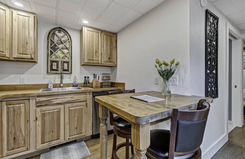 York House | Pristine & Peaceful Guest Quarters, near York & Kittery Beaches