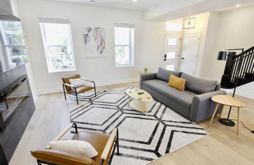 Petworth House | Pristine Petworth Family Home w Street Parking
