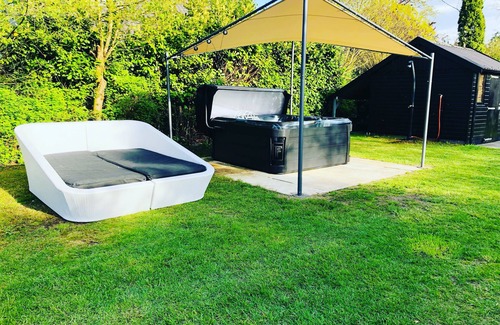 Golenkamp House | Privé Wellness Verblijf met Grote Tuin in de Natuur - Natuurhuisje Lotus
