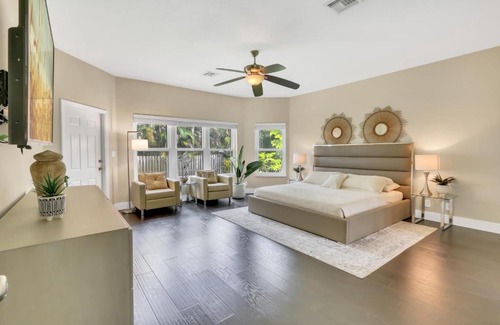 Sunrise House | Priv Patio, Near Beach & Airport!