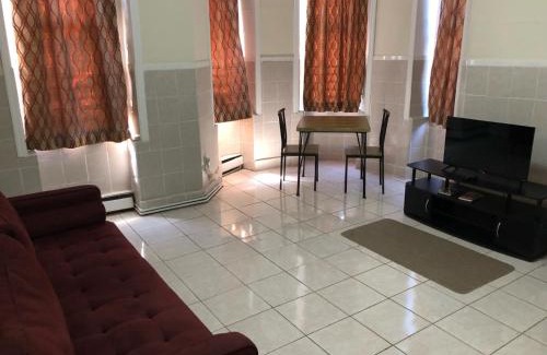 Union City Apartment | Private 1-bedroom apartment only 15 minutes to New York City Manhattan