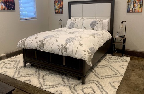 Roseville Cottage | Private 1-bedroom Guest House in West Roseville