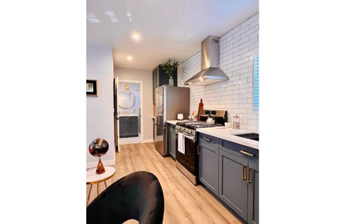 East Pasadena House | Private 1BD+1BA House w/Full Kitchen + free parking