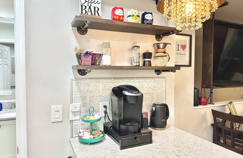 Brewers Hill Cottage | Private 1BR Cottage with City Views