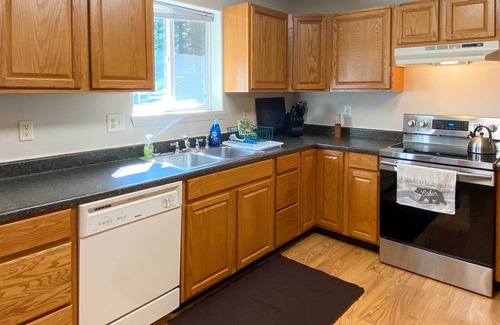 St. Maries House | Private 2-Acre Retreat w/MTN Views, Walk to River