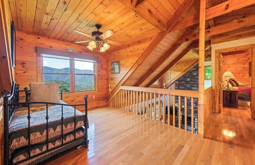 Cranberry Falls Cabin | Private 2 Bd 2 Ba Cabin Views, Hot Tub, Near Parkway, King Master