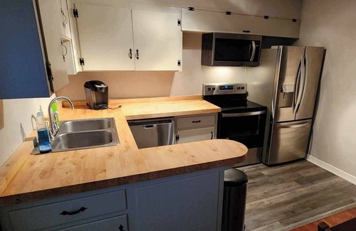 Greenway House | Private 2 Bed/1 full Bath close to everything-12 min to downtown Knox!