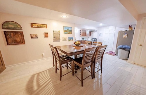 Geyser Crest Apartment | Private 2 Bedroom Apartment